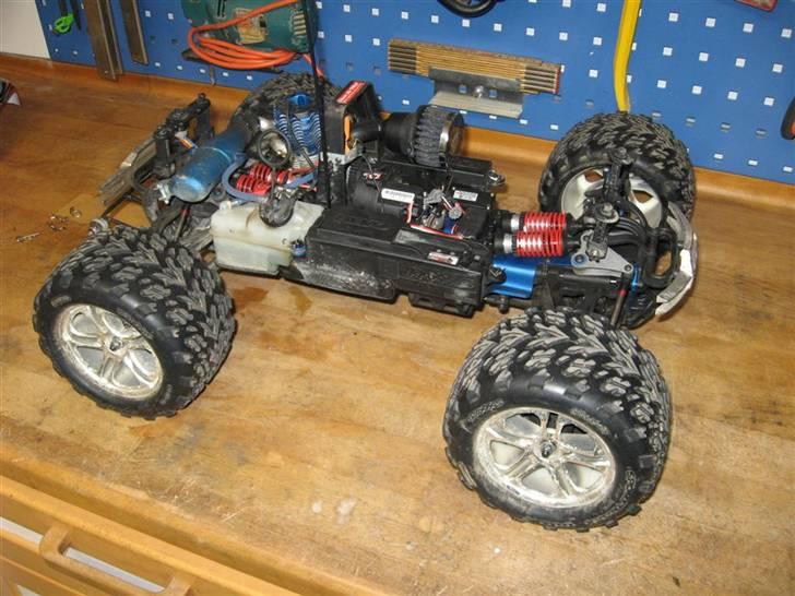Truck Traxxas Revo 3,3 - Solgt billede 6
