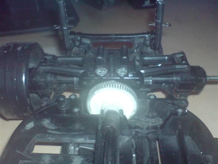 Bil TT-01 Raybrig - Bagdif motor mount og batteri holderen kan også ses. billede 7