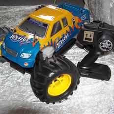 Bil HSP Tornado 1:8  SOLGT