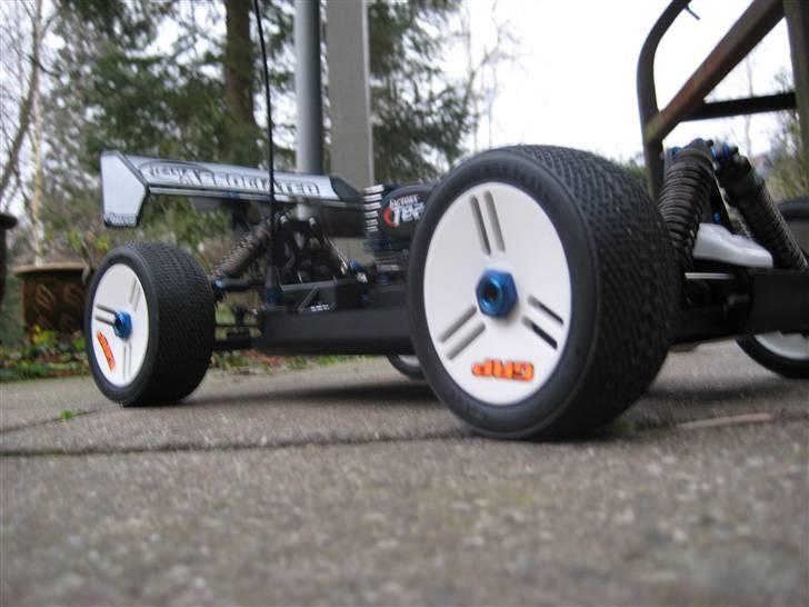 Buggy Team asso FT RC8  billede 2