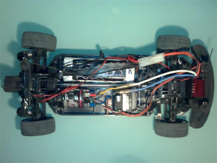 Bil HBX GTR Touring - Top view af chassiset uden karosseri billede 4