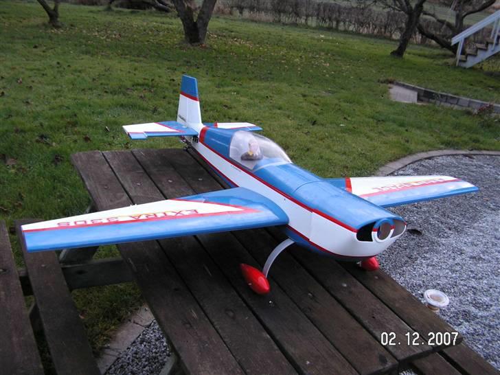 Fly Extra 330S billede 1