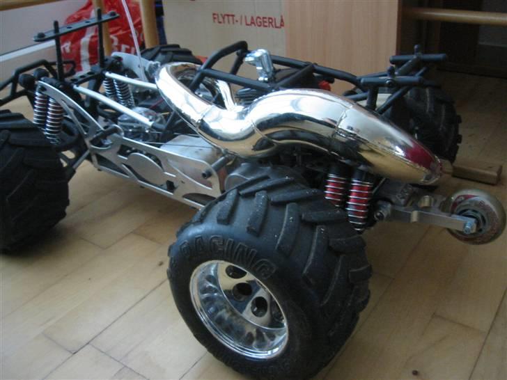 Off-Roader FG Monster Truck SOLGT - jaé den fylder godt den kan lige være inde bag karossen hehe  billede 14