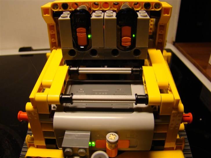 Truck Lego motorized Bulldozer - modtager og bataripakken  billede 11
