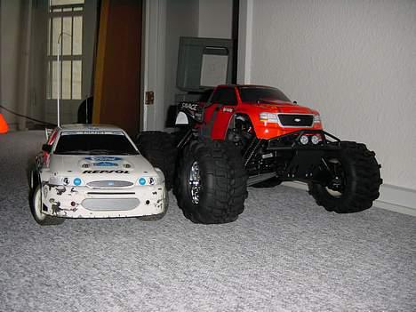 Truck HPI Savage 25 - og så lige et ved siden af den gamle kyosho - ford escort cosworth, for at se forskellen billede 4
