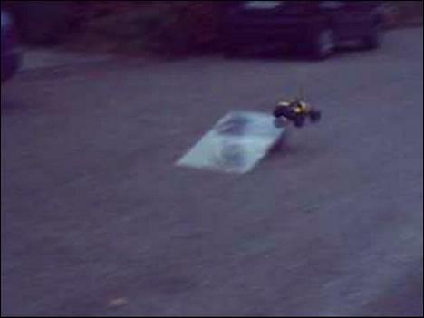 Bil Dirt Crusher - her i på et flyvhop billede 4