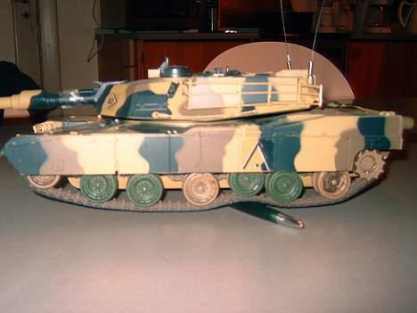 Militær tank - min småkke tank med af fjedring i alle hjulene billede 1