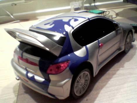 Bil Peugeot 206 "halvfærdig" - klistermærker pist væk billede 3