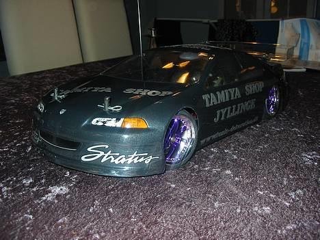 Bil Xray T1 Factory kit - Taget d. 28/12 04.     Ps. Fælgene er ikke blå de er Chrom-lilla... hehe billede 1