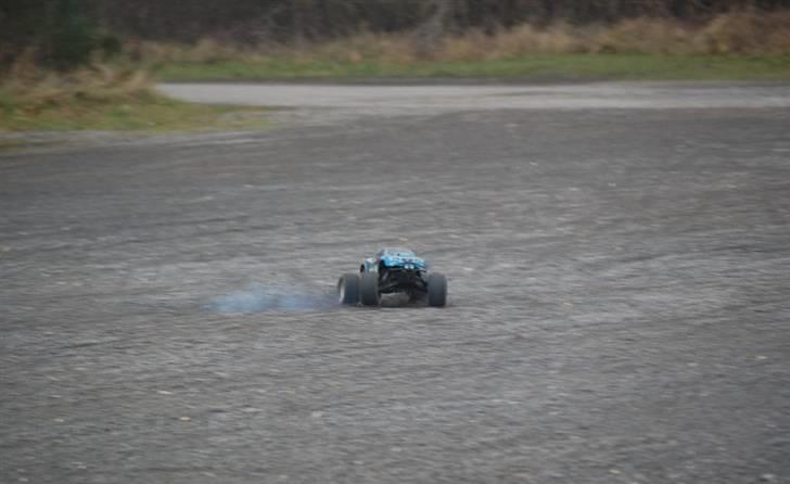 Truck HPI Savage X 4,6 - SOLGT - Ligger an til rampen længere fremme :) billede 2
