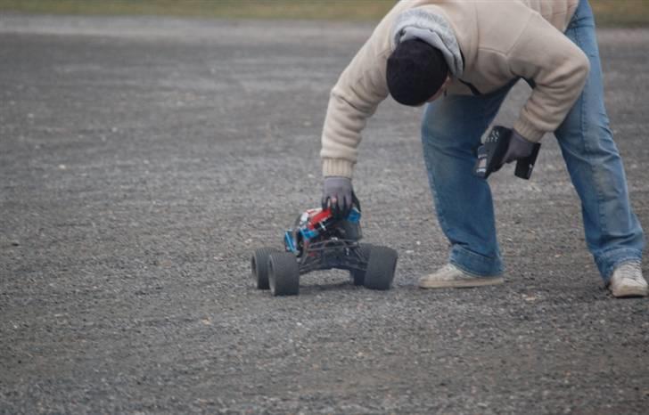 Truck HPI Savage X 4,6 - SOLGT - En del af bashing! Det sjovt så længe det varer :) (Tjek højre baghjul) billede 5