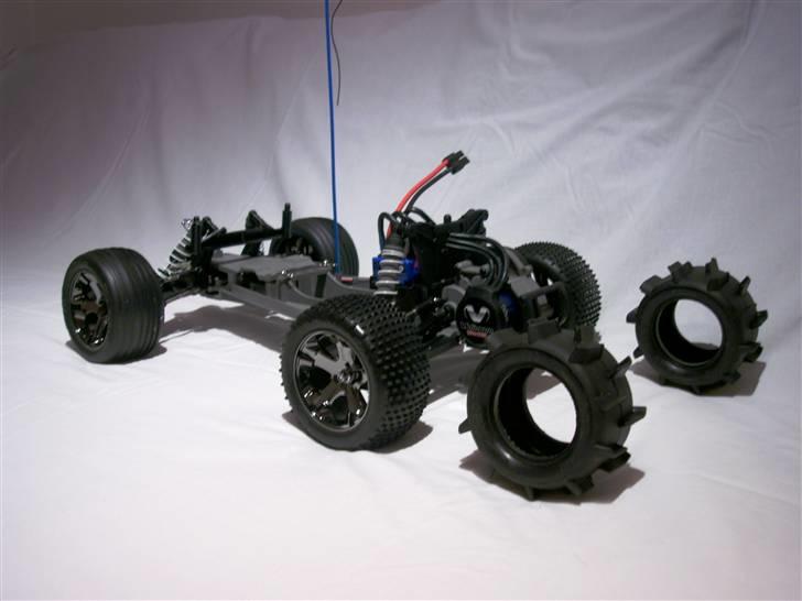 Bil Rustler VXL - her er mine paddelwheels ... dog uden fælge billede 4