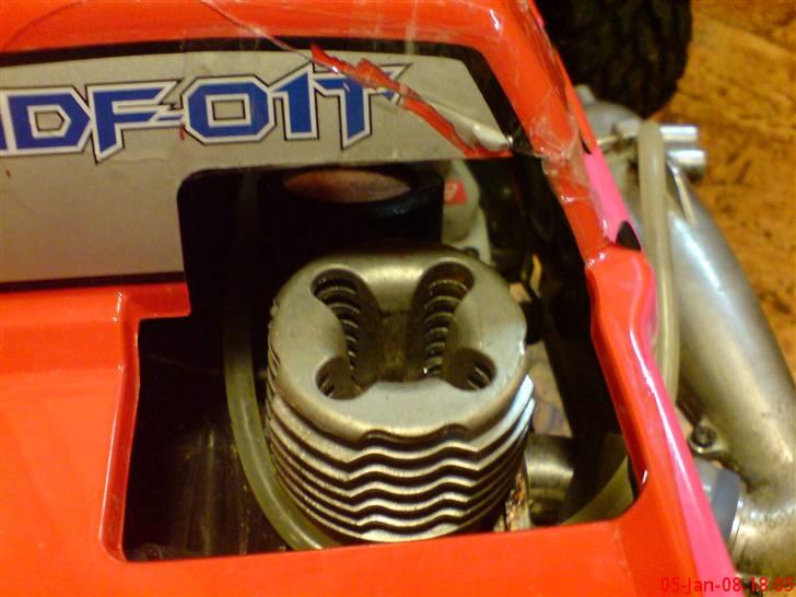 Off-Roader Tamiya Nitro Crusher - Tamiya Nitro Crusher, Skulle lave flyvhop så røg den lige på hovedet:( billede 7