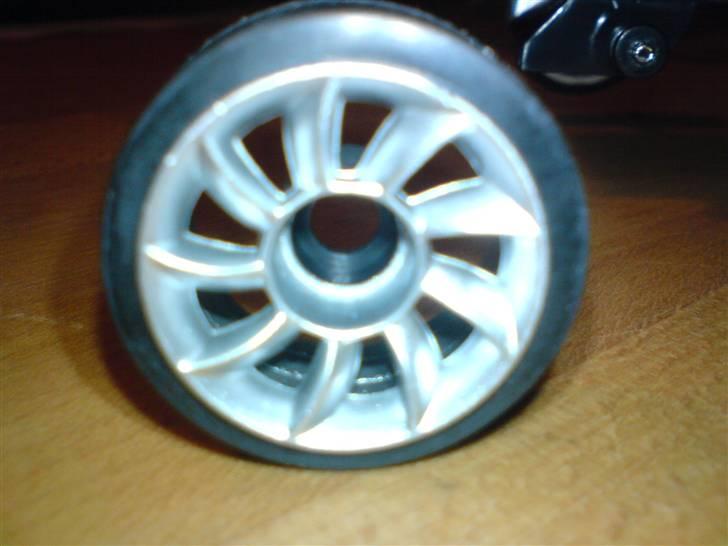 Bil mini-z mr02  billede 3