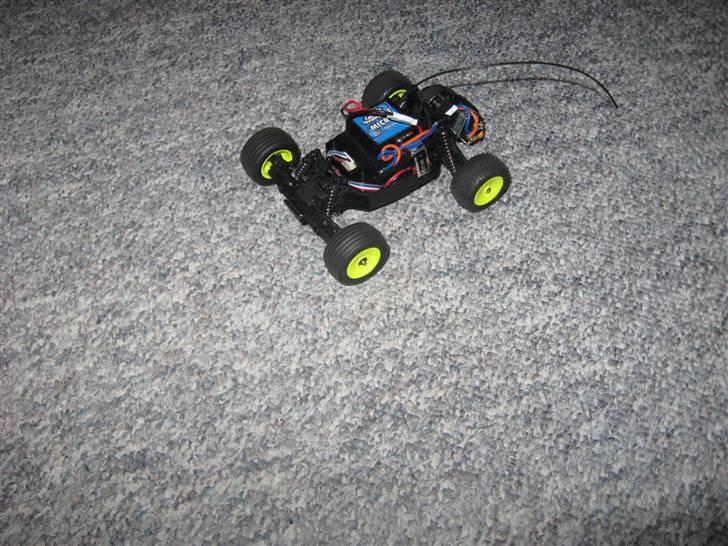 Off-Roader Team Losi Micro-T.   - Kan man se hvr kompakt de er. billede 2