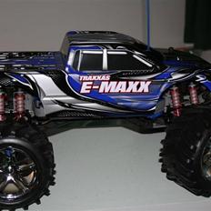 Truck Traxxas E-maxx ultimate