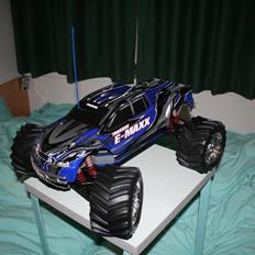 Truck Traxxas E-maxx ultimate