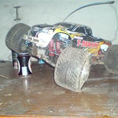 Bil Traxxas T-maxx 3.3
