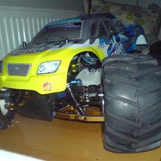 Truck Tornado monster truck