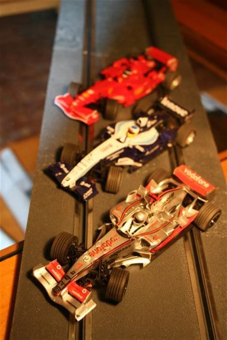 Bil SXC.Scalextric  Raserbane - De 3 F1 Mersedes, Toyota og Ferrari billede 20