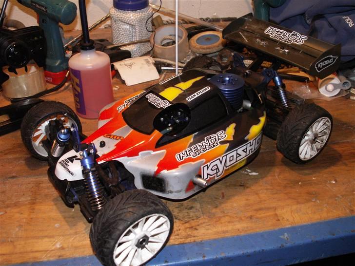 Buggy kyosho inferno7,5 SOLGT!! billede 2