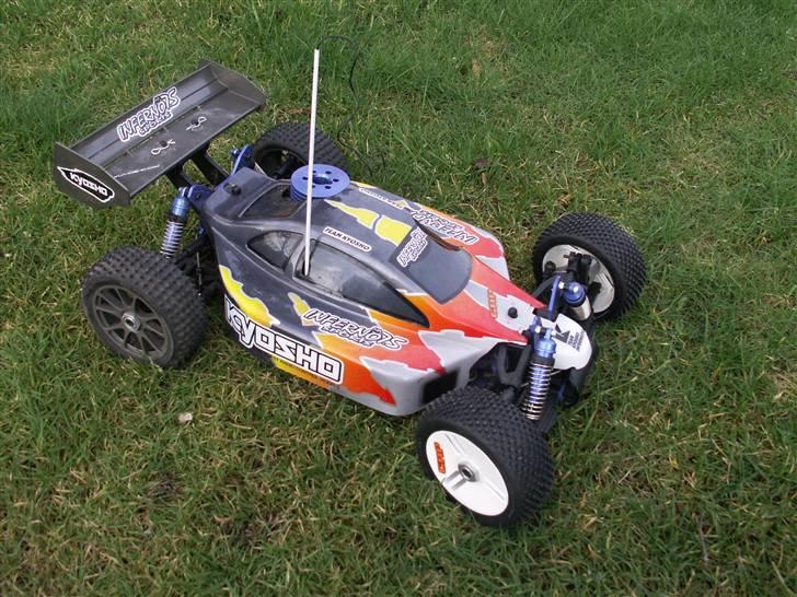 Buggy kyosho inferno7,5 SOLGT!! billede 4