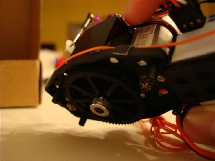 Helikopter ESKY LAMA V4 billede 11