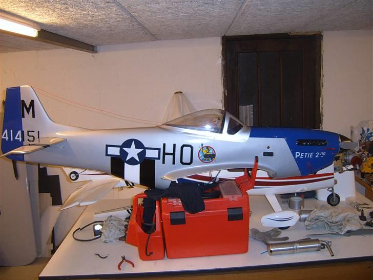 Fly P-51D MUSTANG. Solgt. billede 1