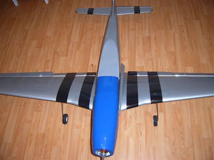 Fly P-51D MUSTANG. Solgt. billede 3