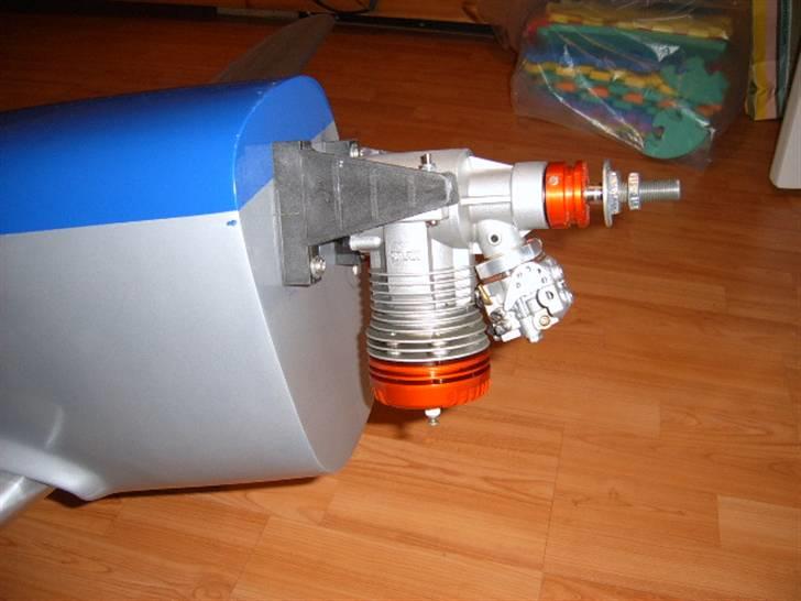 Fly P-51D MUSTANG. Solgt. billede 6