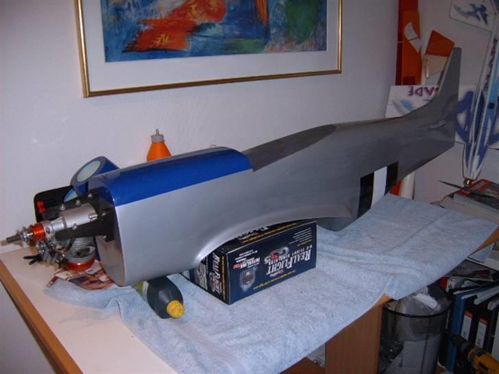 Fly P-51D MUSTANG. Solgt. billede 11