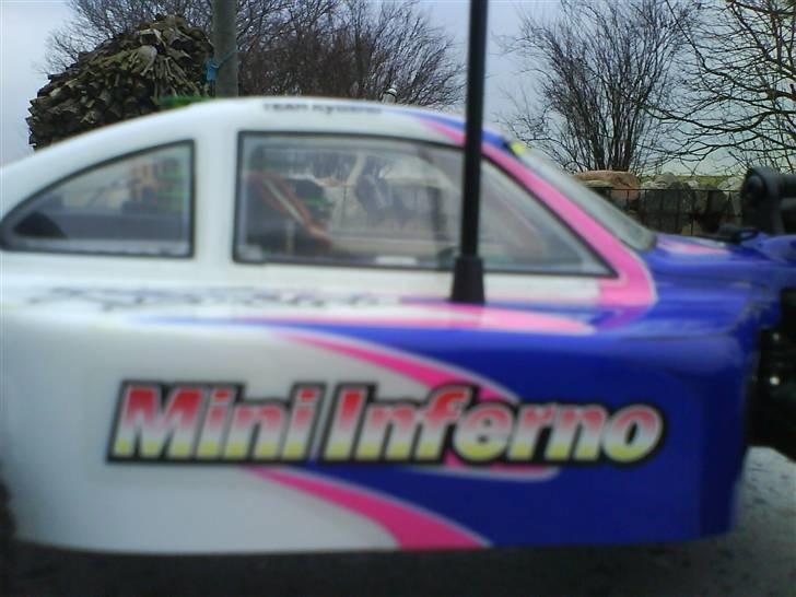 Buggy Kyosho Mini Inferno billede 1