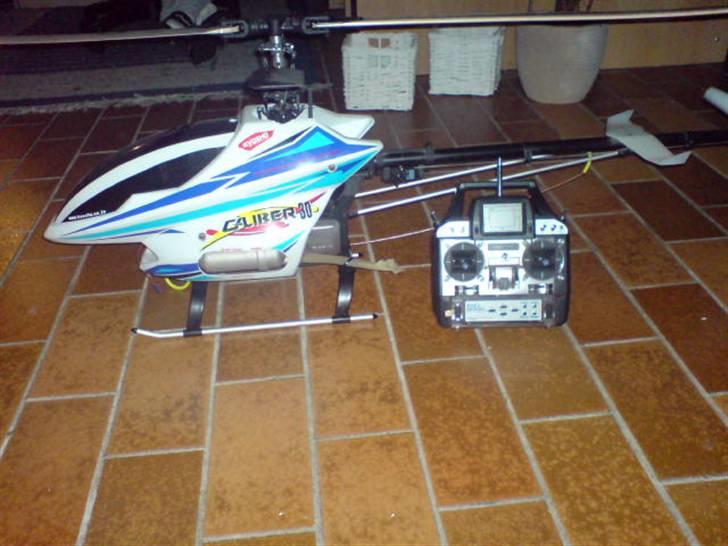 Helikopter kyosho kaliber 30 SOLGT billede 1