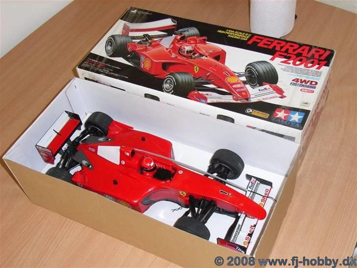 Bil Tamiya F201 / Ferrari F1 - Her bor den det meste af tiden! billede 15