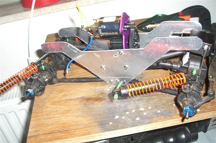 Off-Roader wheelyking crawler*SOLGT* - mit alu chassi som jeg har knoklet med i de sidste par dage (: billede 4