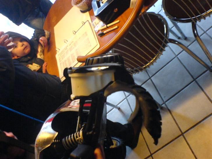 Bil Jato 3.3 - SOLGT! - Revent NYE sildebens dæk og fælge itu på asfaldt.. billede 19