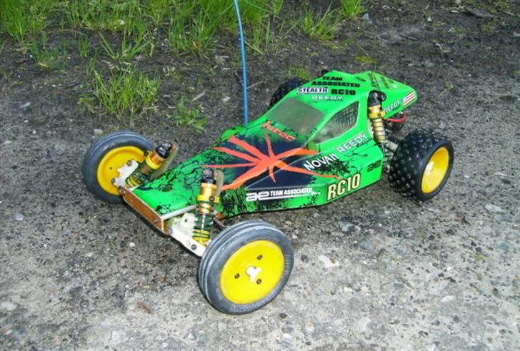 Buggy RC10ce - med originale dæk og fælge billede 3