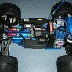 Off-Roader Traxxas Revo 3,3