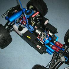 Off-Roader Traxxas Revo 3,3