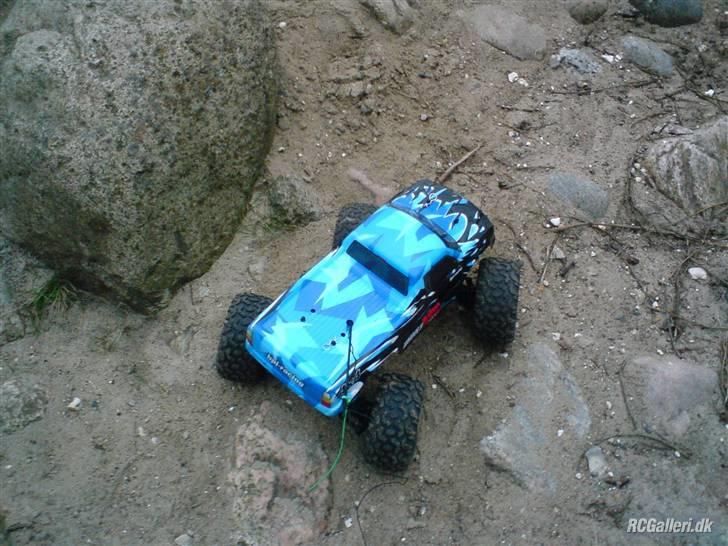 Off-Roader wheelyking crawler*SOLGT* - hmm mit karos sider da vist lidt skævt ? :D billede 5