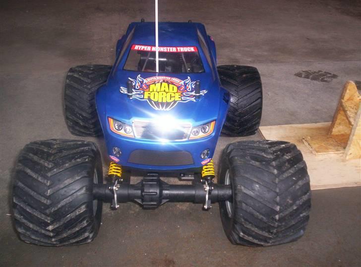 Off-Roader Kyosho Mad Force RCX - Forfra billede 2