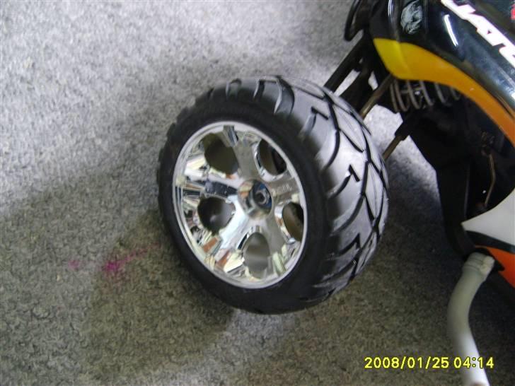 Truck Traxxas Jato -SOLGT-  - yes mand... så kom de nye dæk og fælge på... glæder mig til det gode vejr billede 14