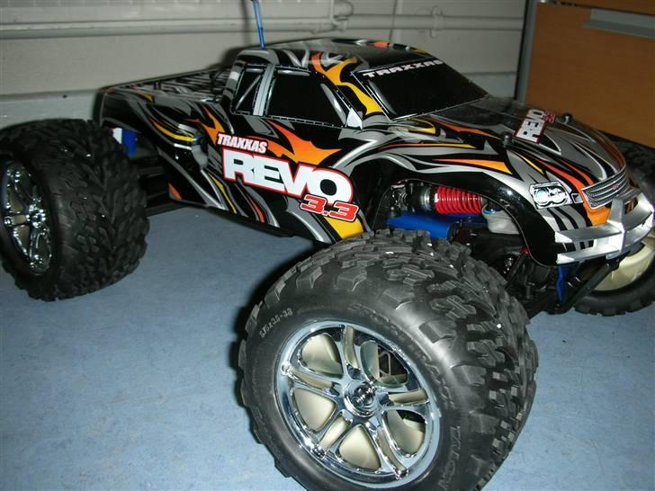 Off-Roader Traxxas Revo 3,3 - Right out of the box!! billede 1
