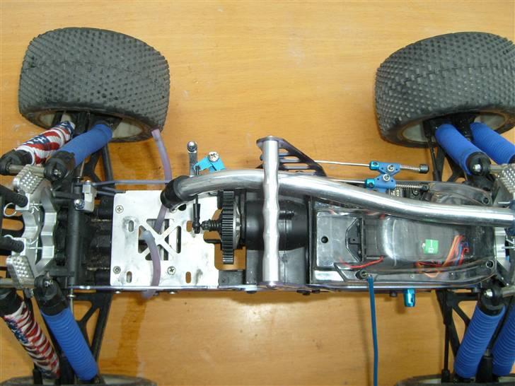 Truck  savage custom "til salg" - ved godt der ikke er nogen motor i (det er fordi trækstartern er i stykker :(  ) billede 2