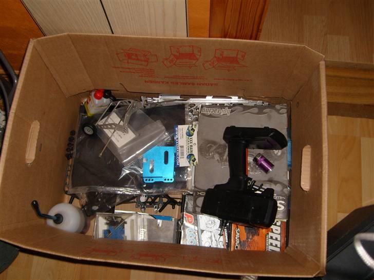 Truck  savage custom "til salg" - rodekassen med alt muligt resavedele påfylningsdunk gearkasse o.s.v billede 5