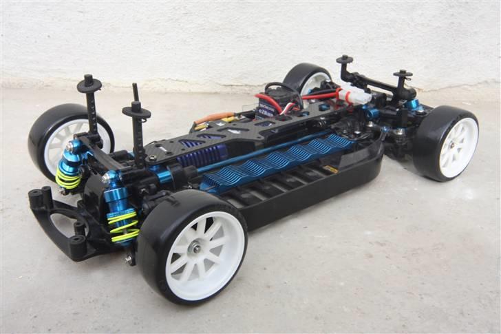 Bil TT-01 - Ja flot det er den da indtil videre mangler dog stadig en del opgraderinger. billede 1