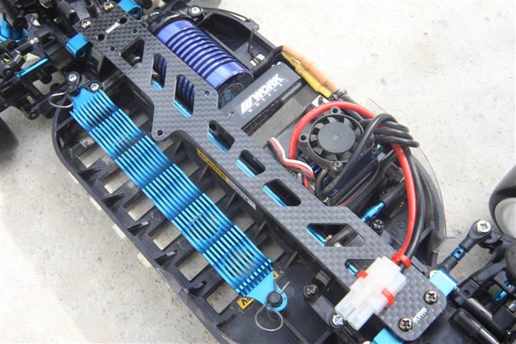 Bil TT-01 - Elektronikken. Intet ledningsrod her hader sådan noget. billede 13