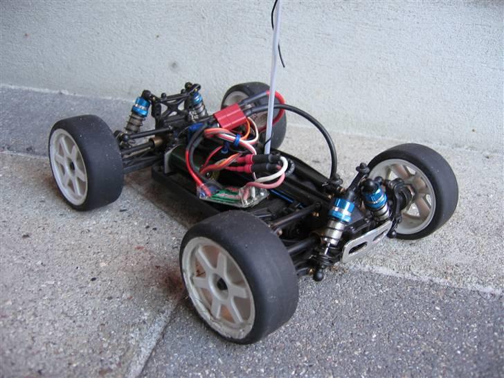 Off-Roader Team Associated RC18MT billede 9