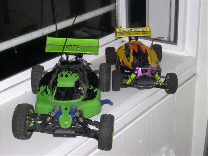 Buggy bazooka - min bazooka og min atomickwarhead bagerst billede 1