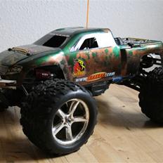 Off-Roader Traxxas Revo 3,3